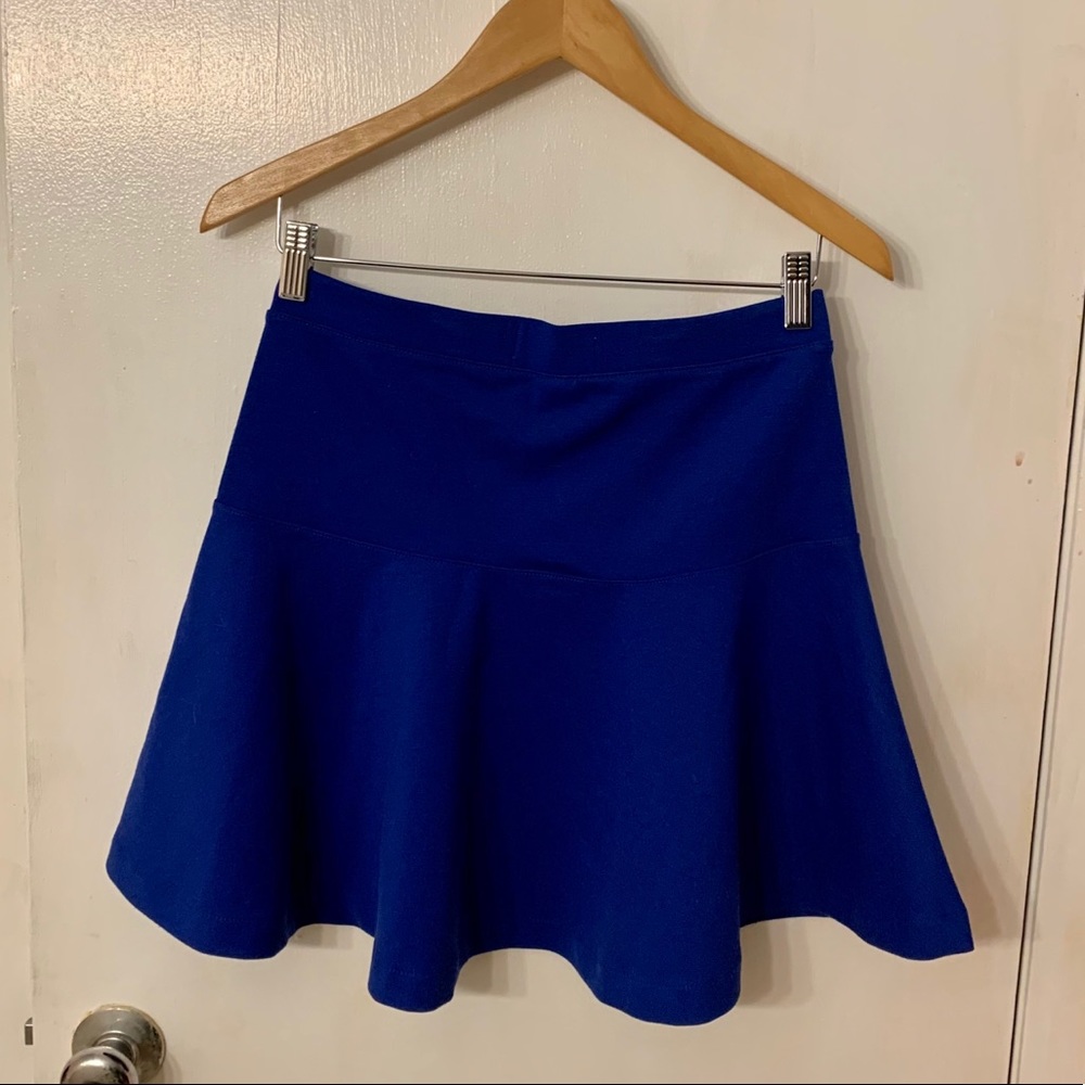 Beautiful drop-waist skirt - Picture 2 of 3